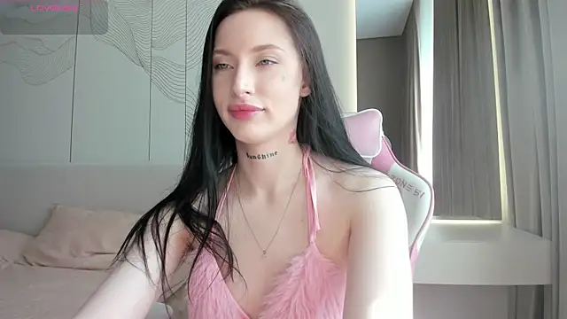 Snapshot of JenniferQueen11 chatting on 06/18/26, 10:42 JenniferQueen11 online show from 06/18/26, 10:42
