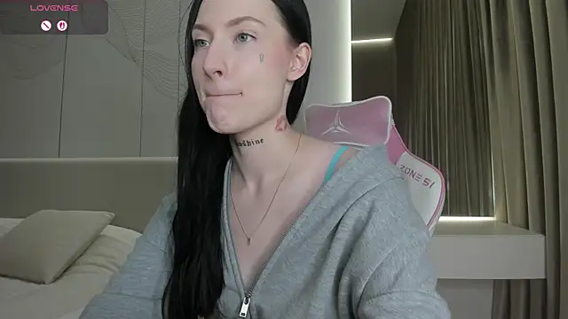 Snapshot of JenniferQueen11 chatting on 07/12/26, 04:30 JenniferQueen11 online show from 07/12/26, 04:30