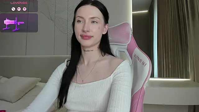 Snapshot of JenniferQueen11 chatting on 07/12/26, 04:24 JenniferQueen11 online show from 07/12/26, 04:24