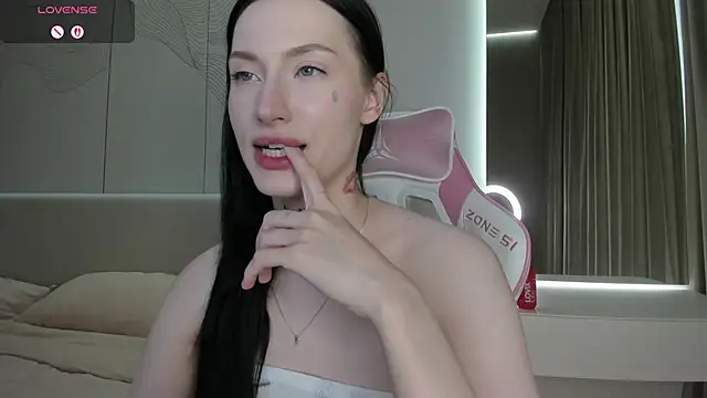 Snapshot of JenniferQueen11 chatting on 06/06/26, 06:13 JenniferQueen11 online show from 06/06/26, 06:13