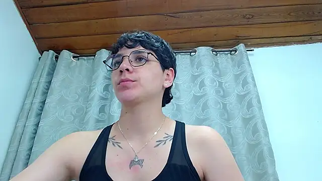 bad giirl  online show from 10/17/25, 06:32