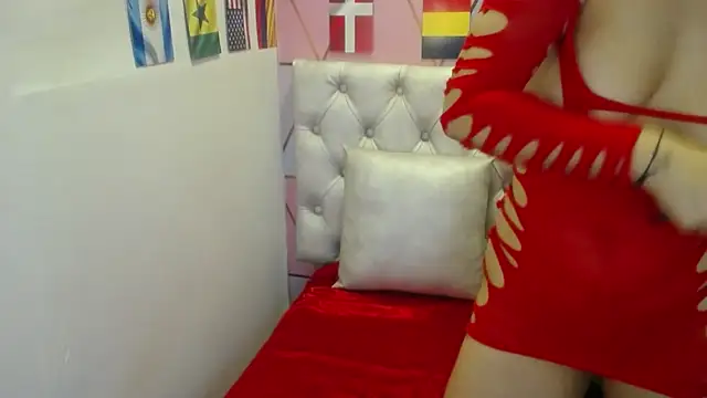 Snapshot of greatASS_Latina chatting on 06/21/26, 02:01 greatASS Latina online show from 06/21/26, 02:01