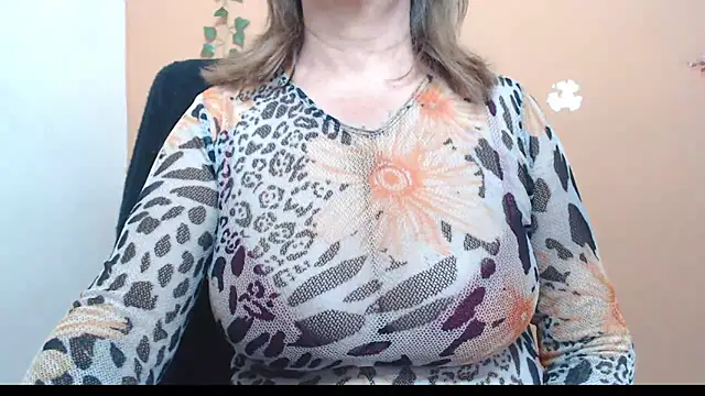 Snapshot of Hellensextits chatting on 12/02/24, 06:49 Hellensextits online show from 12/02/24, 06:49