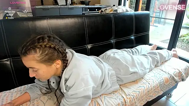 ElizSweet online show from 01/13/26, 10:52