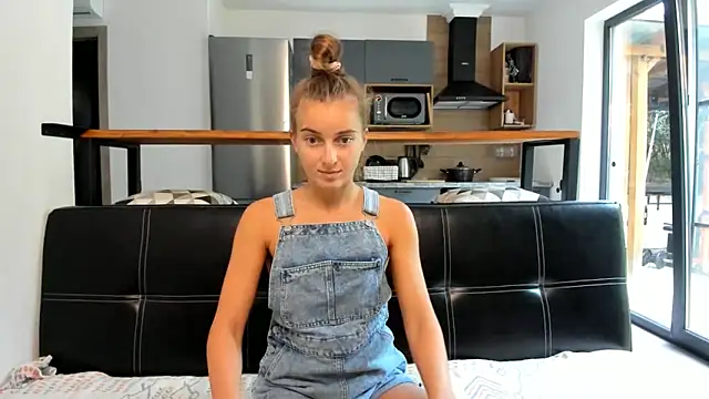 ElizSweet online show from 10/28/25, 08:24