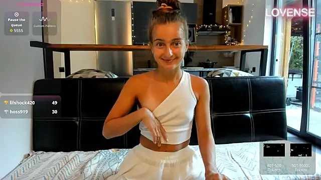ElizSweet online show from 05/17/26, 03:12