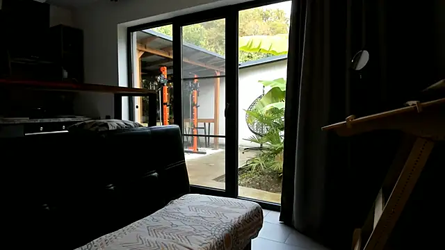 ElizSweet online show from 10/21/25, 09:19