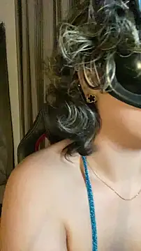 nenalayla online show from 12/18/25, 06:34