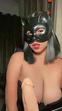 nenalayla online show from 10/31/25, 08:49