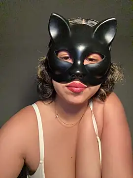 nenalayla online show from 11/18/25, 03:37