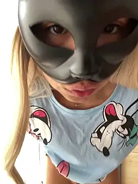 nenalayla online show from 03/14/25, 10:29