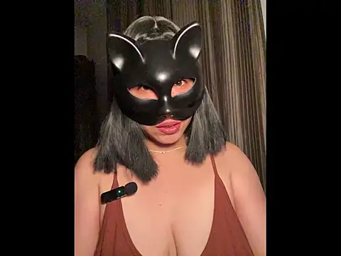 nenalayla online show from 03/25/26, 07:46