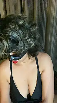 nenalayla online show from 12/17/25, 06:13