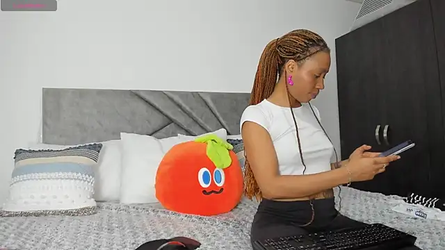 Sweetcocoa- online show from 10/29/25, 07:46