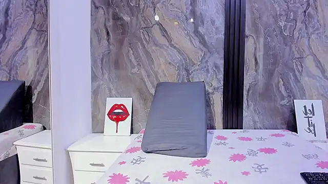 HellenJohansson online show from 10/18/25, 07:16