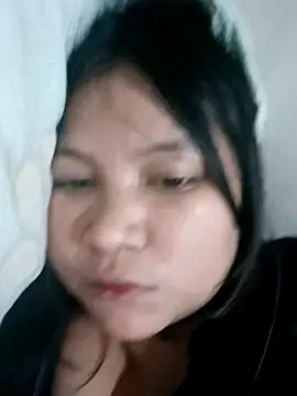 Snapshot of milkytitsmom4u chatting on 10/03/25, 12:47 milkytitsmom4u online show from 10/03/25, 12:47