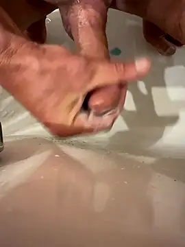 Snapshot of funfunfouryou69 chatting on 11/04/25, 06:28 funfunfouryou69 online show from 11/04/25, 06:28