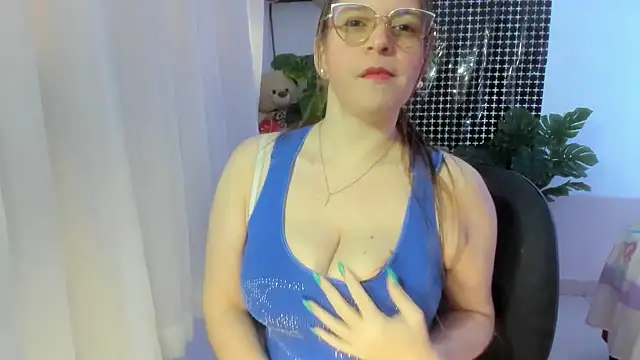 lorenitabella online show from 11/28/25, 09:59