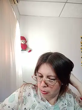 lorenitabella online show from 05/18/26, 08:13