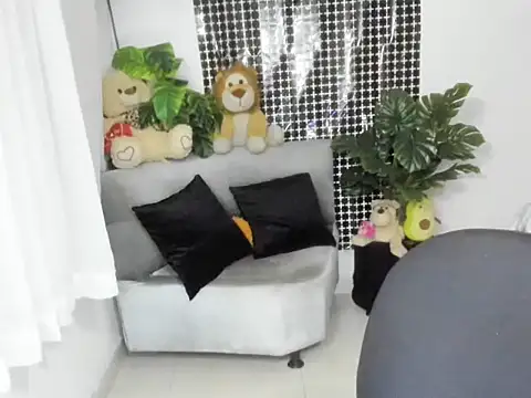 lorenitabella online show from 12/04/25, 09:08