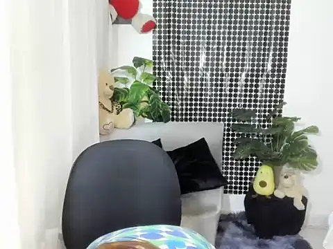 lorenitabella online show from 11/06/25, 09:02