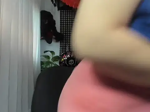 lorenitabella online show from 10/13/25, 08:32