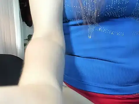 lorenitabella online show from 10/25/25, 08:53