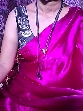 Snapshot of XBHUUME chatting on 07/13/26, 05:23 XBHUUME online show from 07/13/26, 05:23