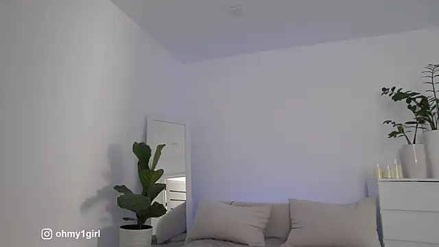 Fallinlove1 online show from 10/26/25, 12:05