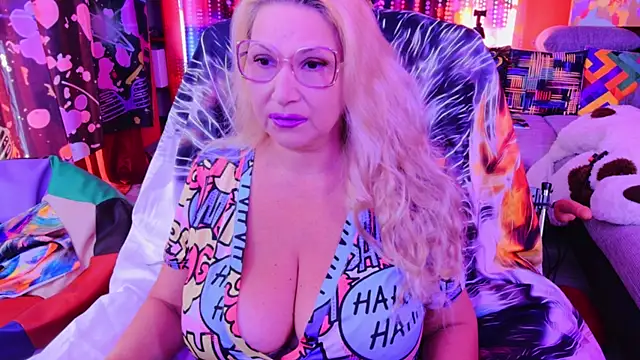 Snapshot of mature_lisa_naughty chatting on 09/27/25, 02:34 mature lisa naughty online show from 09/27/25, 02:34