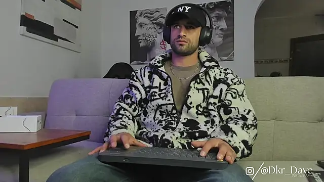 Snapshot of Davevilboy chatting on 09/23/25, 01:51 Davevilboy online show from 09/23/25, 01:51