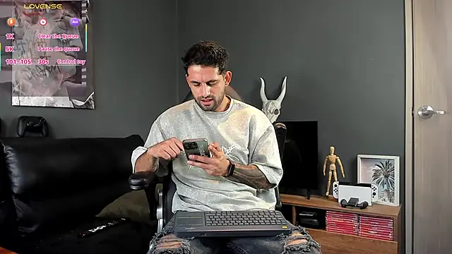 Snapshot of Davevilboy chatting on 02/07/25, 12:17 Davevilboy online show from 02/07/25, 12:17
