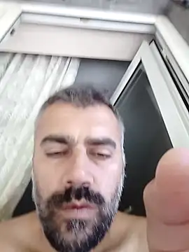 Snapshot of kevgir08 chatting on 07/11/26, 12:27 kevgir08 online show from 07/11/26, 12:27