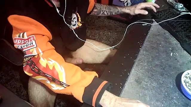 zorrito86 online show from 12/24/24, 03:58