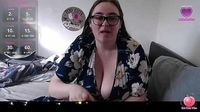 Rebecca Summer online show from 09/15/25, 08:26