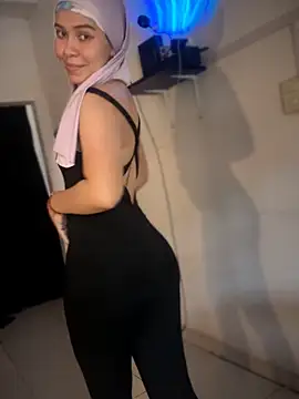 MatchedEyebrow online show from 02/21/26, 06:43