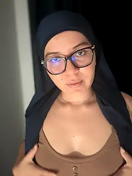 MatchedEyebrow online show from 11/21/25, 10:09