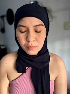 MatchedEyebrow online show from 04/10/26, 08:38