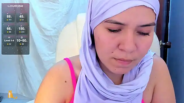 MatchedEyebrow online show from 02/17/25, 08:38