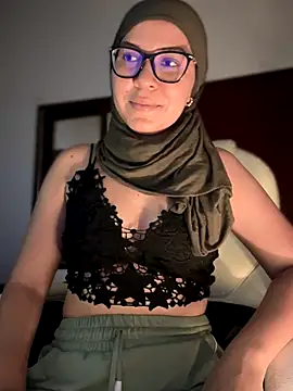 MatchedEyebrow online show from 09/18/25, 09:51