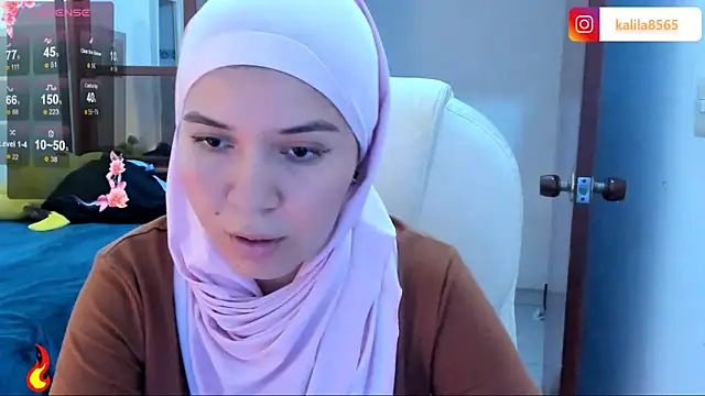 MatchedEyebrow online show from 10/18/25, 09:17