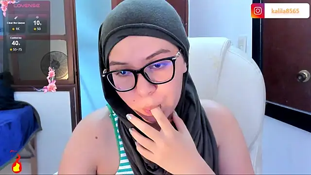 MatchedEyebrow online show from 09/26/25, 09:10