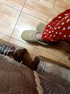 feet toes online show from 03/18/25, 05:34