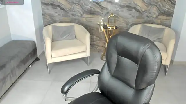 MadelineFox online show from 04/14/26, 08:19