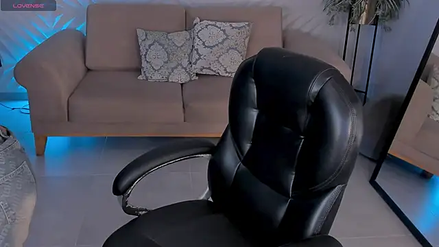 Snapshot of MadelineFox chatting on 01/15/26, 09:23 MadelineFox online show from 01/15/26, 09:23