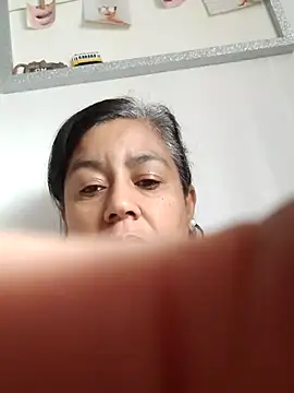 Molly newman6 online show from 10/26/25, 09:53