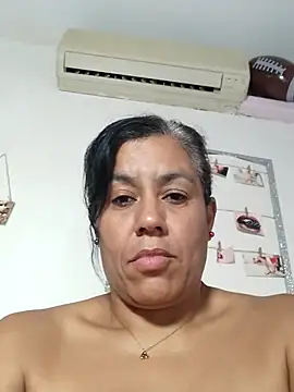 Snapshot of Molly_newman6 chatting on 06/15/26, 12:01 Molly newman6 online show from 06/15/26, 12:01