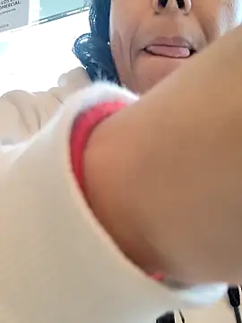 Molly newman6 online show from 02/04/26, 12:33