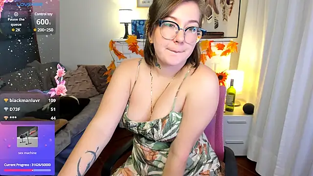 Snapshot of HunnyyLove chatting on 03/04/25, 08:27 HunnyyLove online show from 03/04/25, 08:27