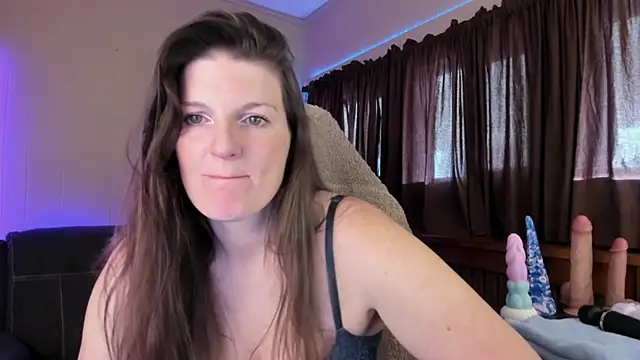 Kelly Carolina online show from 11/08/25, 01:14